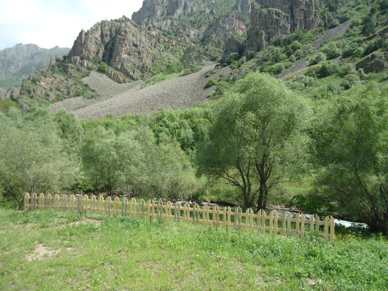 The River House Yeghegis Yekhegis Eksteriør billede
