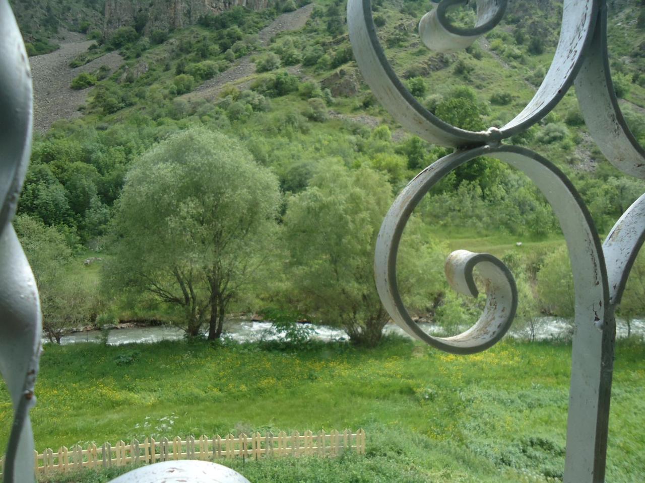 The River House Yeghegis Yekhegis Eksteriør billede