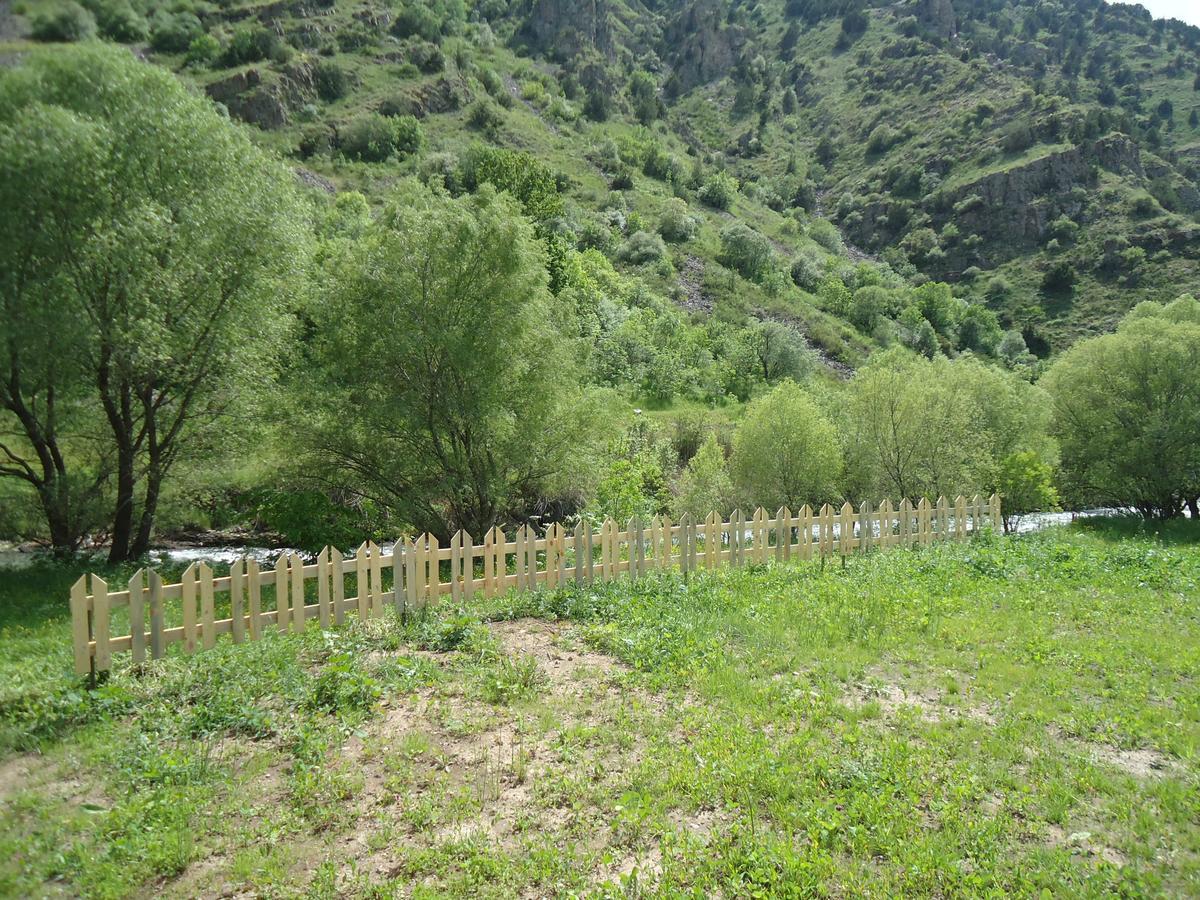The River House Yeghegis Yekhegis Eksteriør billede