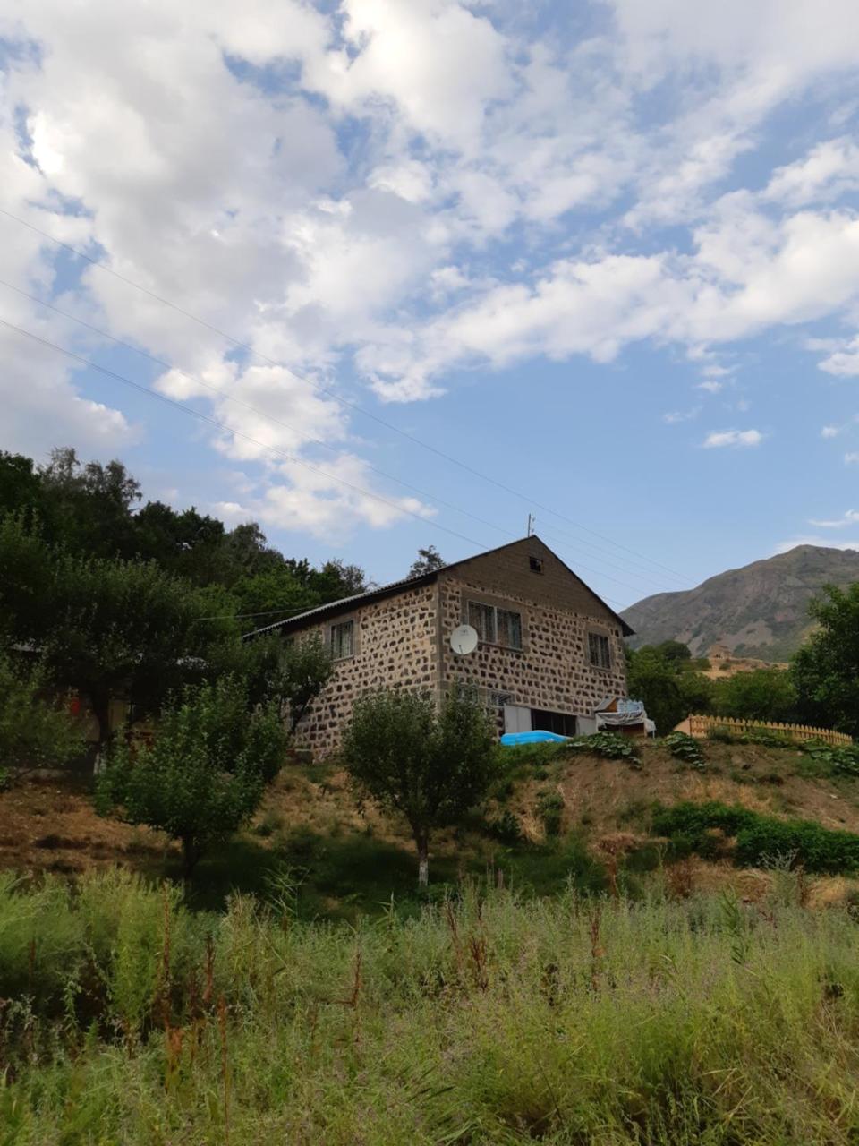 The River House Yeghegis Yekhegis Eksteriør billede