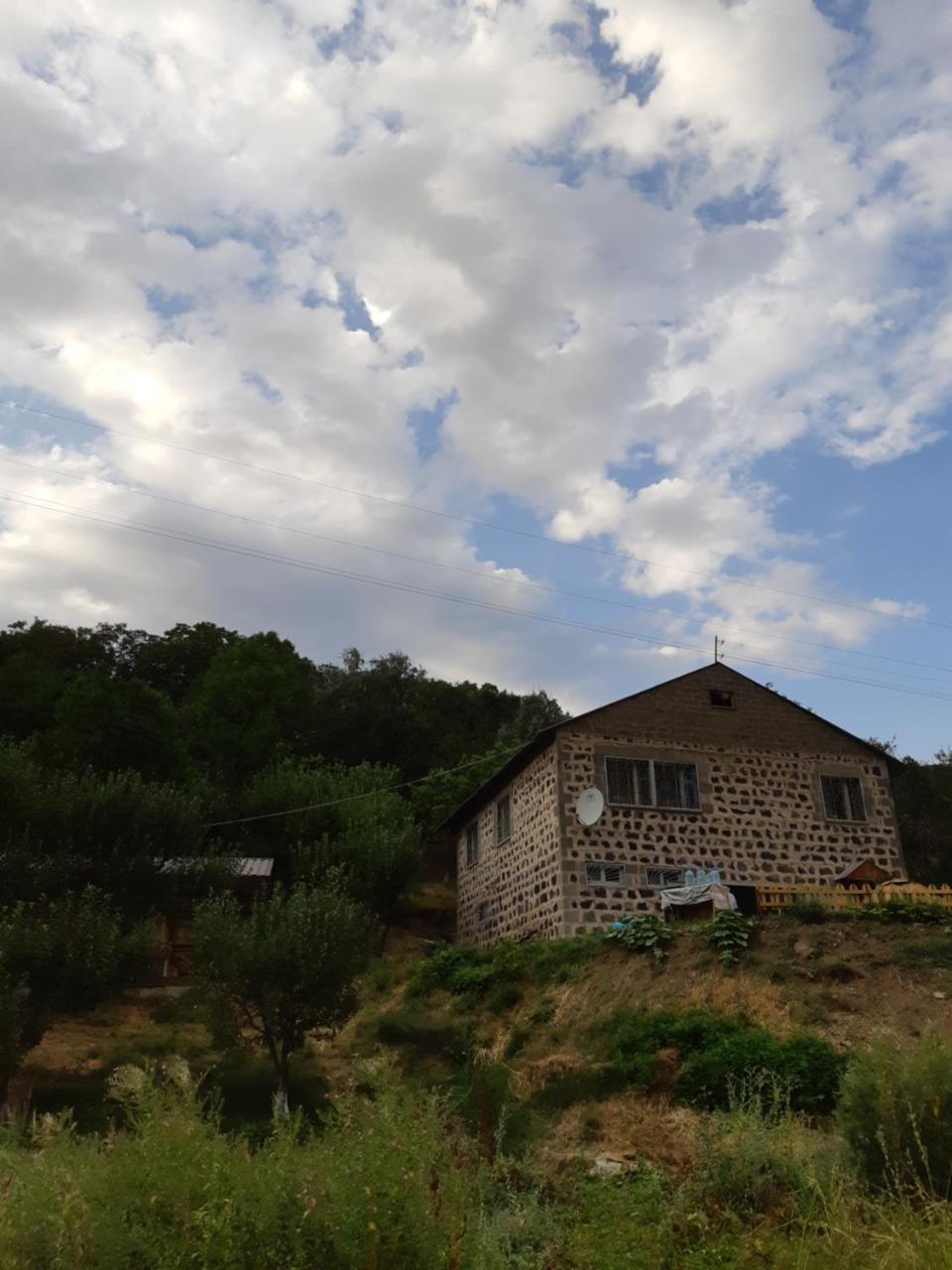 The River House Yeghegis Yekhegis Eksteriør billede